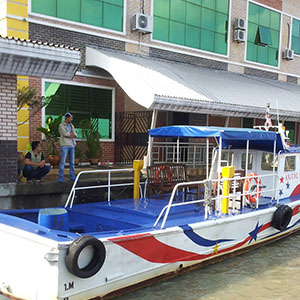 Boat to Kukup Resort